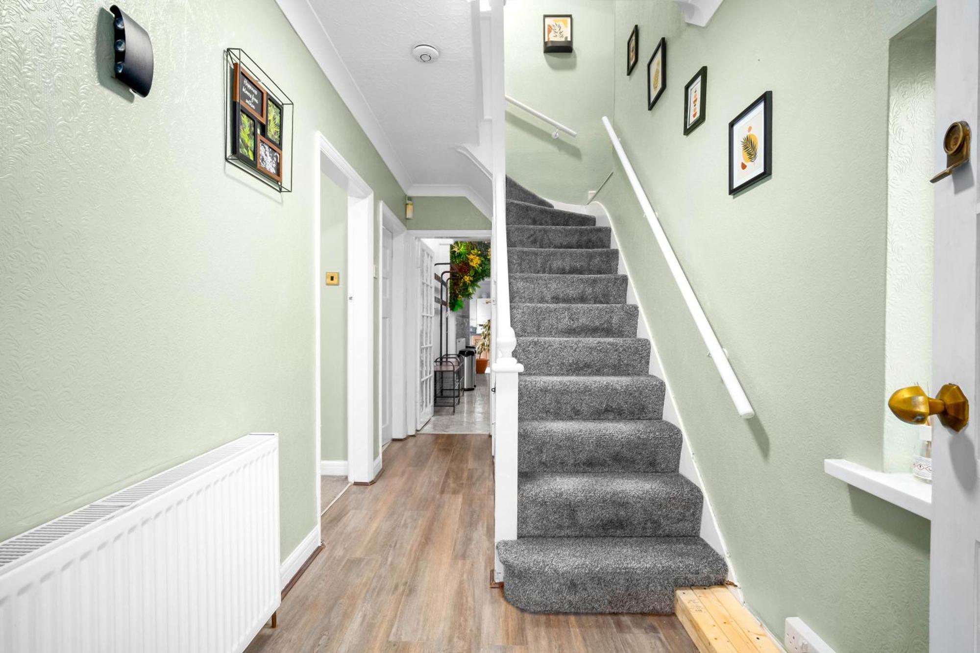 Modern 18 Guest Large Home In Solihull - Near Nec, Jlr, Hs2 And Bhx バーミンガム エクステリア 写真