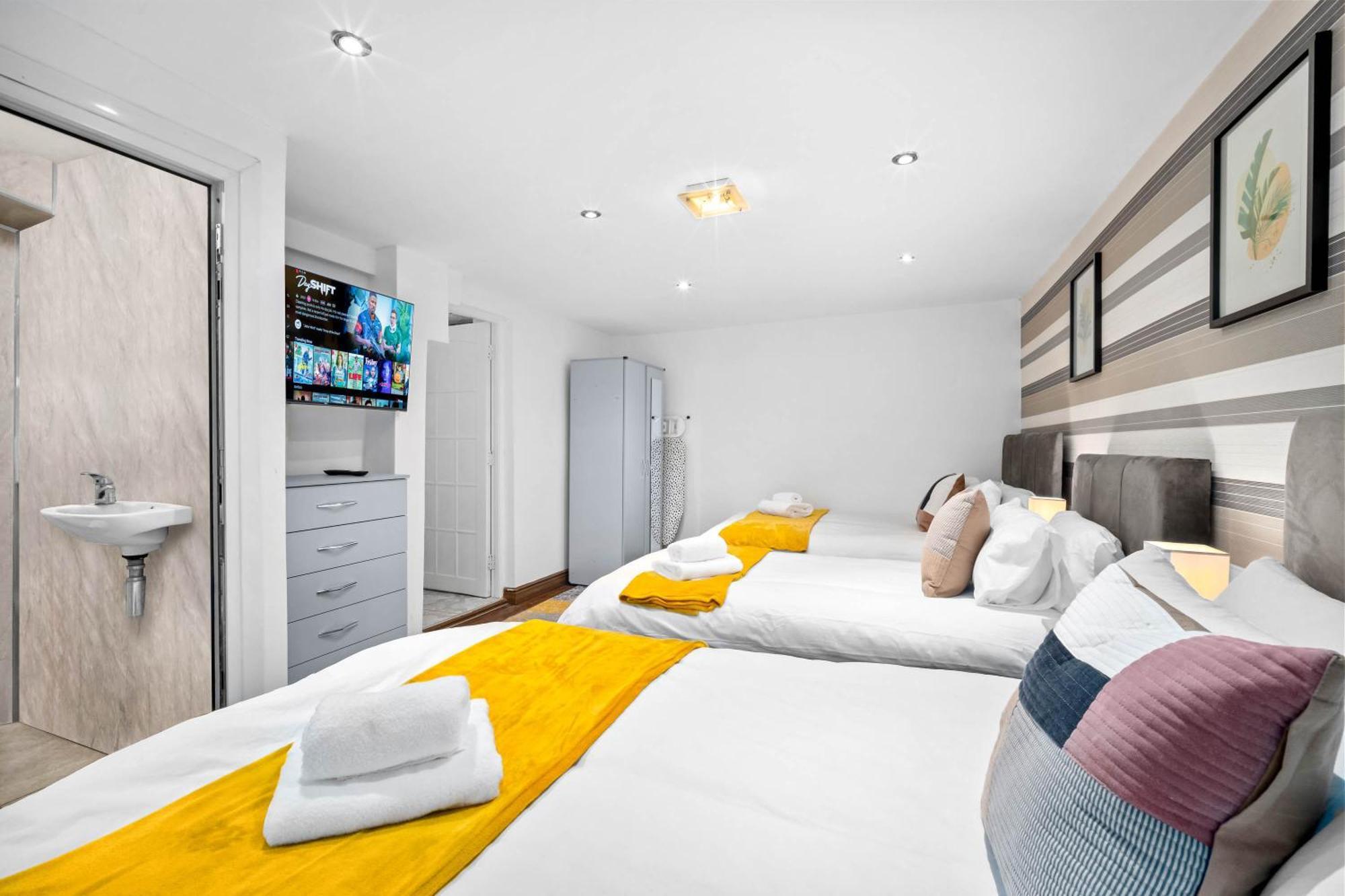 Modern 18 Guest Large Home In Solihull - Near Nec, Jlr, Hs2 And Bhx バーミンガム エクステリア 写真